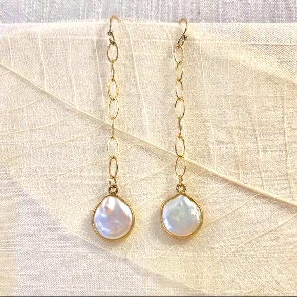 ✨Gorgeous Dancing Pearl Earrings✨ - Picture 3 of 8